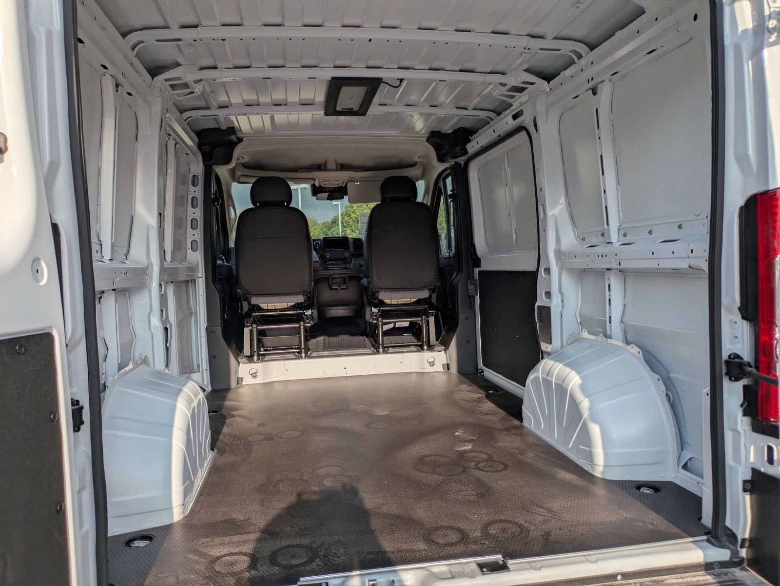 New 2026 RAM ProMaster 1500 w/ Convenience Group FWD image 13