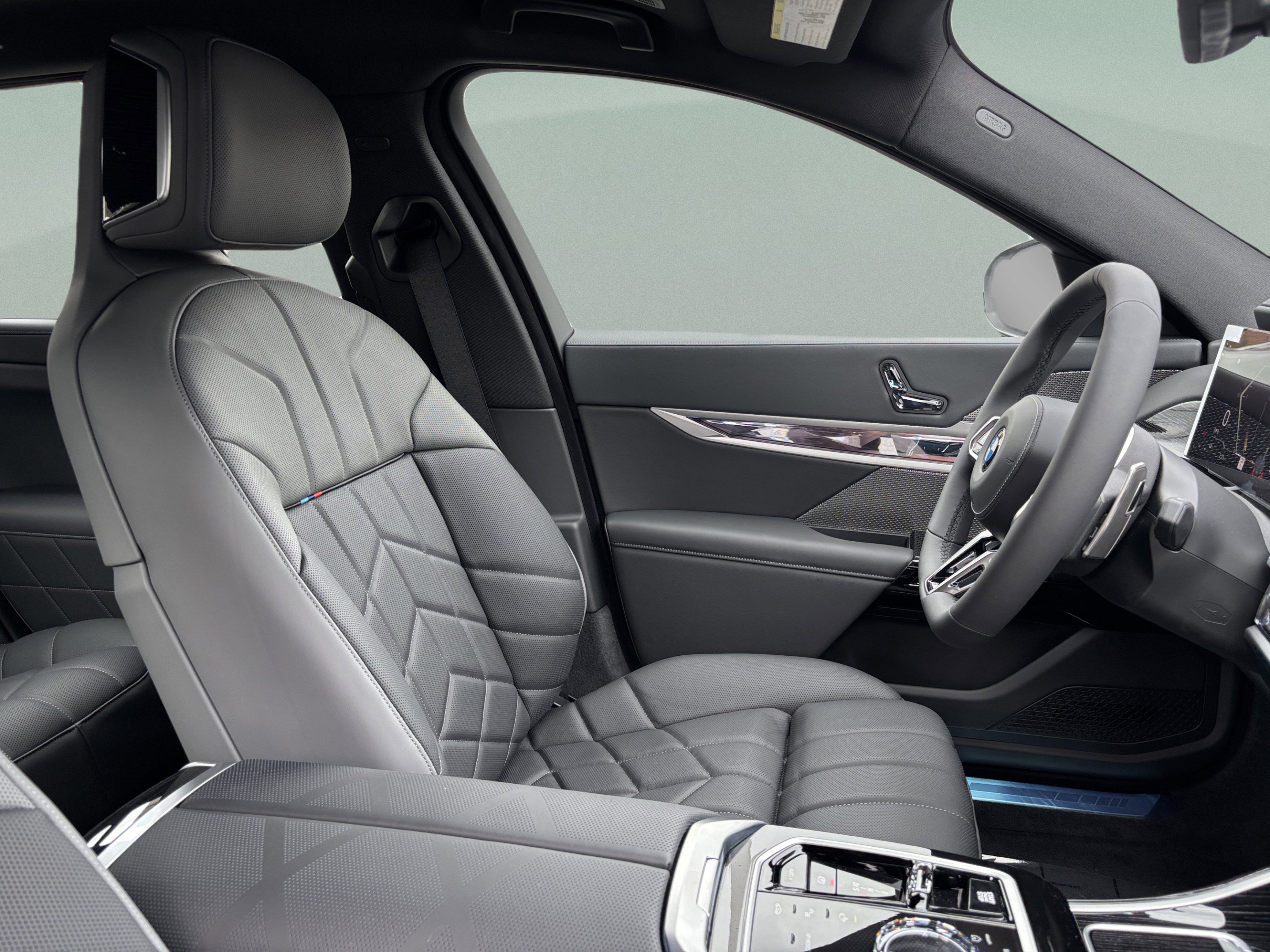 Used 2026 BMW 740i RWD image 16