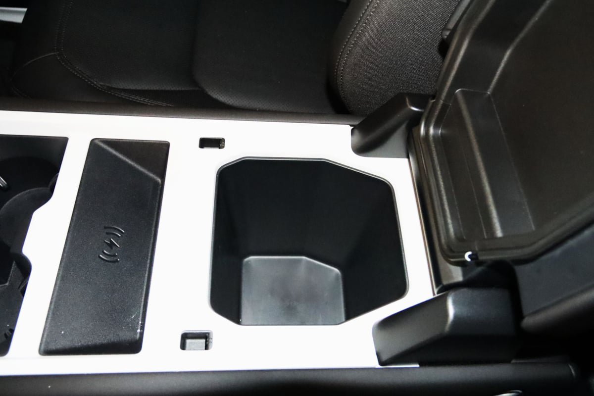 Used 2025 Land Rover Defender 110 S AWD/4WD image 53