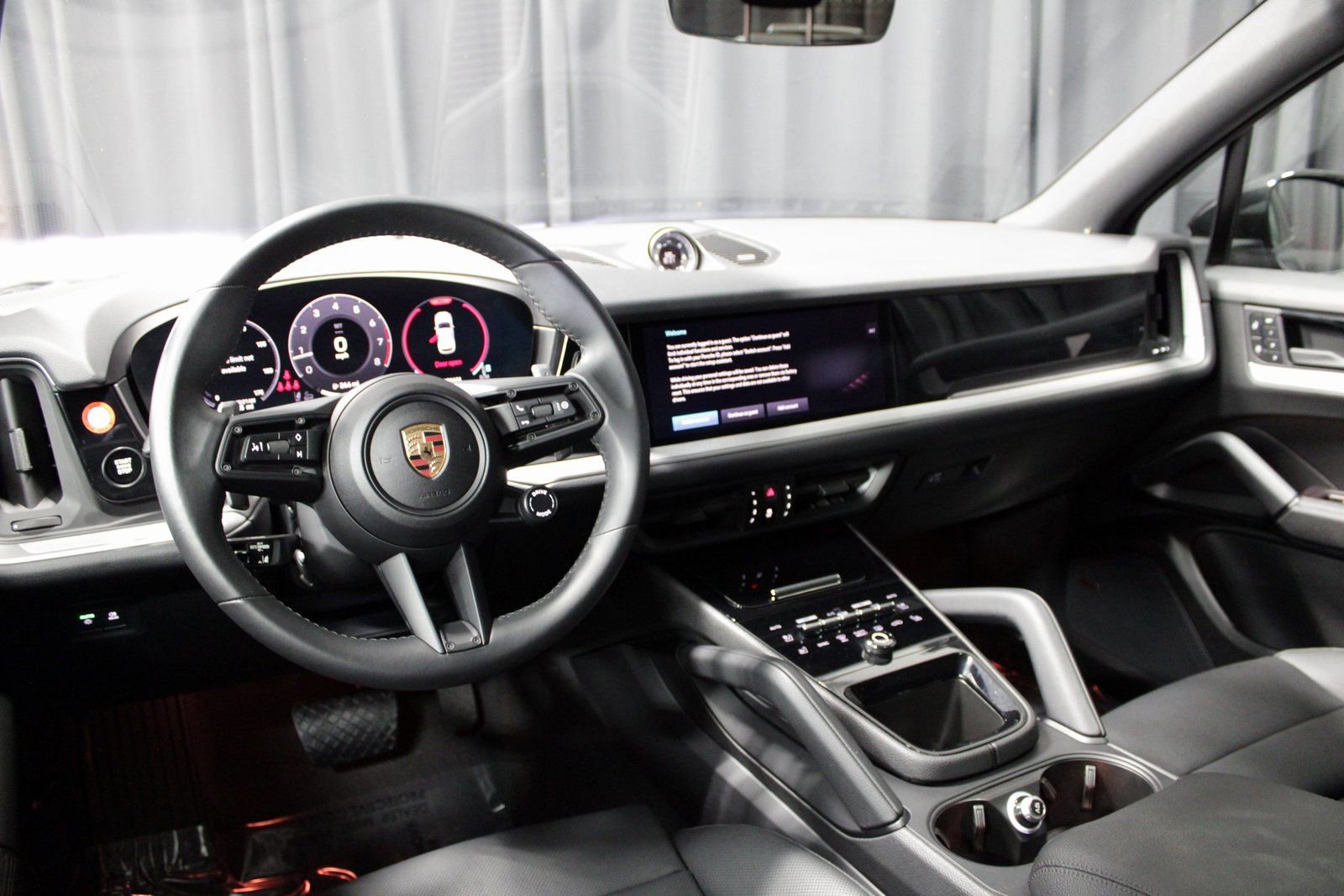 Certified 2025 Porsche Cayenne image 4