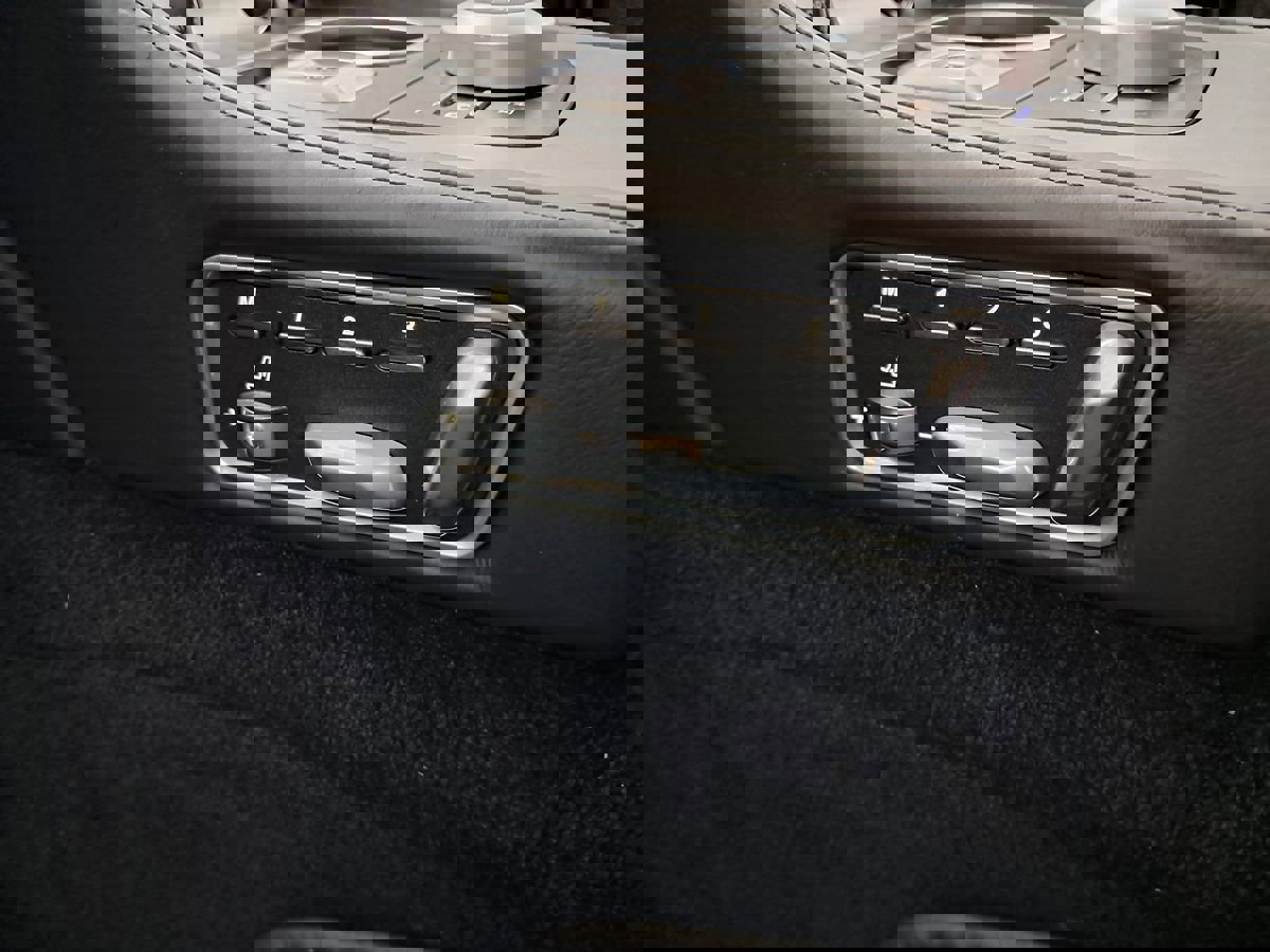 Used 2011 Aston Martin Rapide image 12