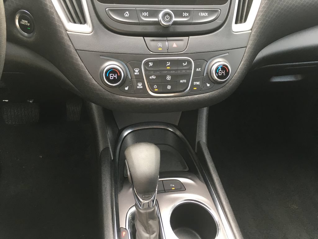 Used 2025 Chevrolet Malibu LT FWD image 17