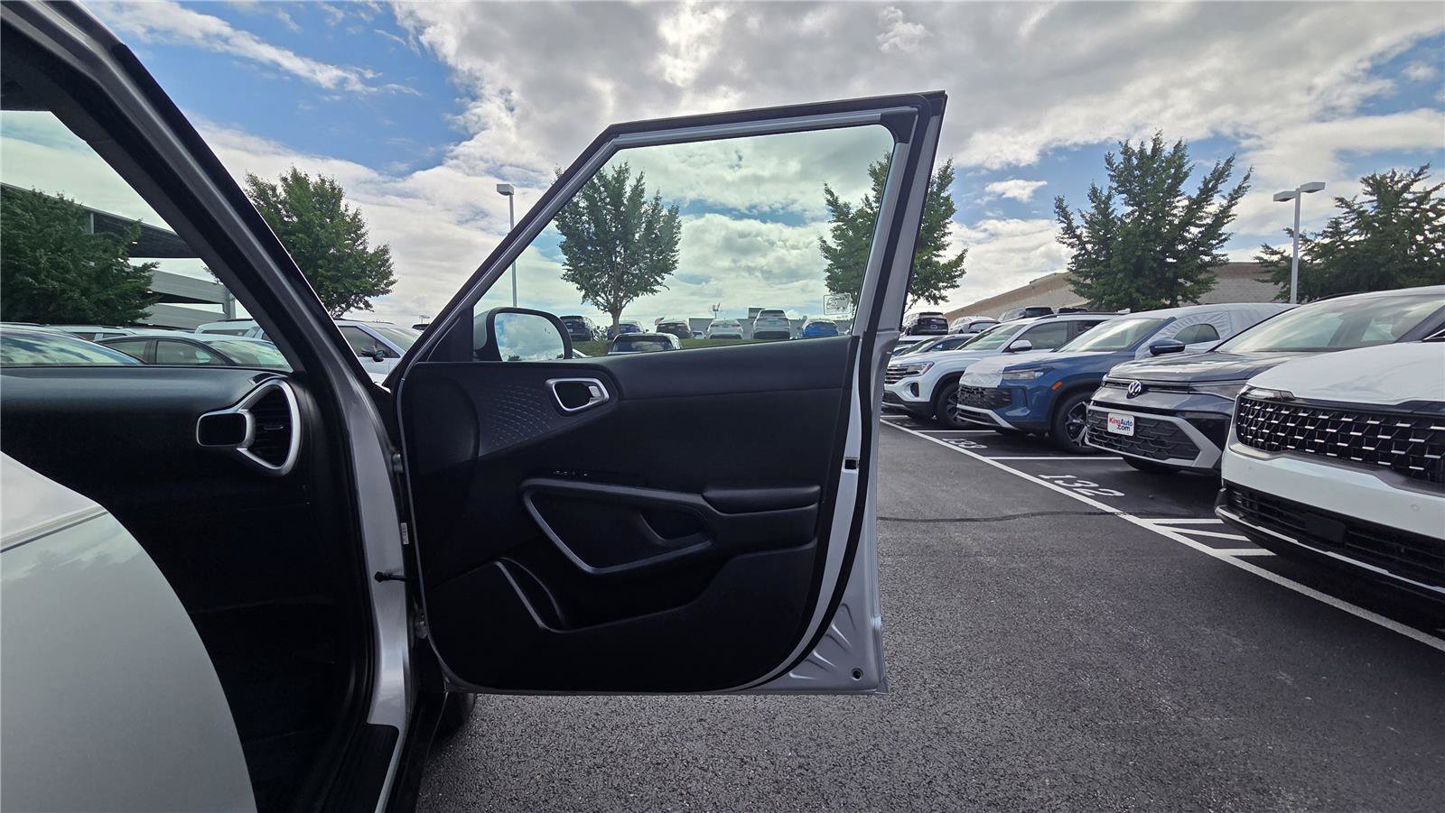 Used 2020 Kia Soul S FWD image 29