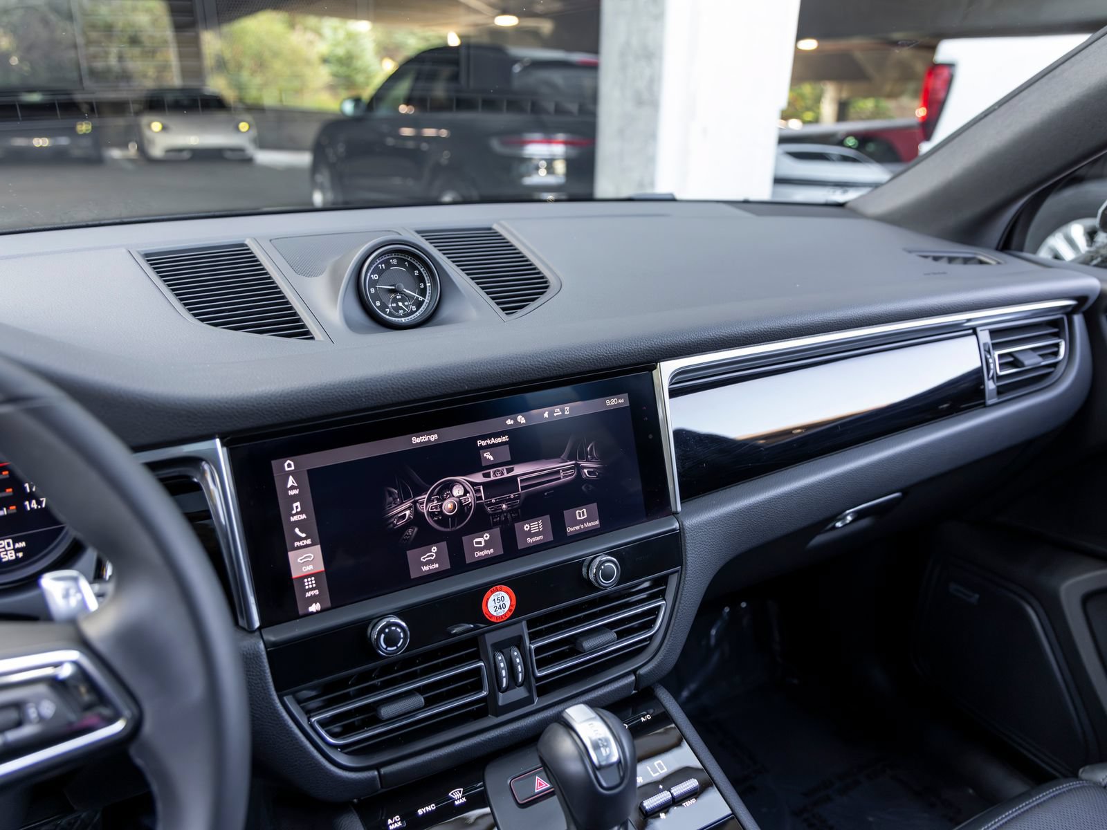 Certified 2026 Porsche Macan AWD/4WD image 42