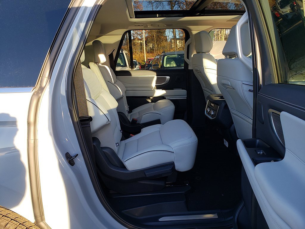 New 2025 Ford Expedition Max Platinum w/ Platinum Ultimate Package image 16