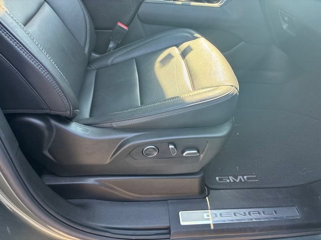 Used 2024 GMC Yukon Denali w/ Advanced Technology Package RWD image 11