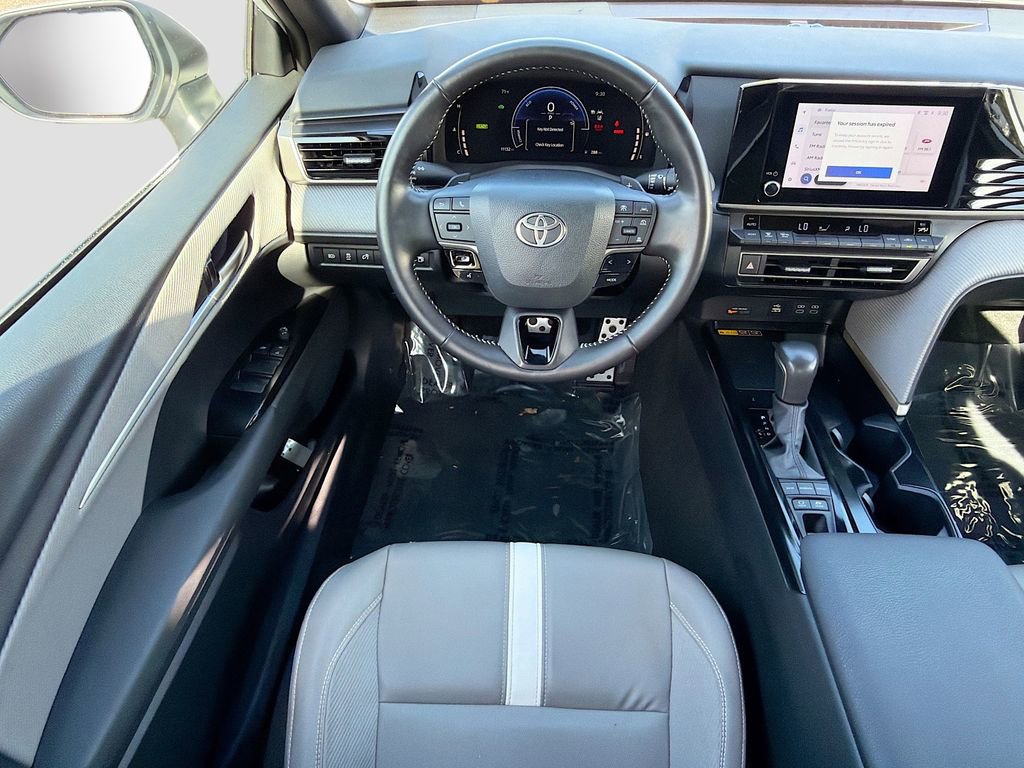Used 2025 Toyota Camry SE FWD image 15
