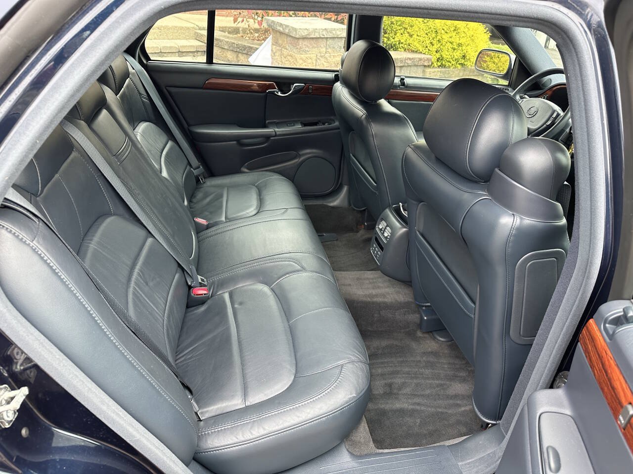 Used 2004 Cadillac De Ville FWD image 24