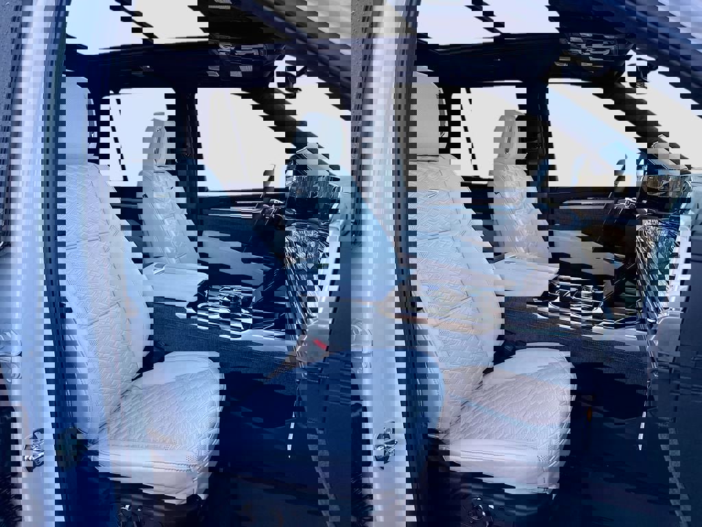 New 2026 Cadillac Escalade Platinum Sport w/ LPO, ONYX Package image 33