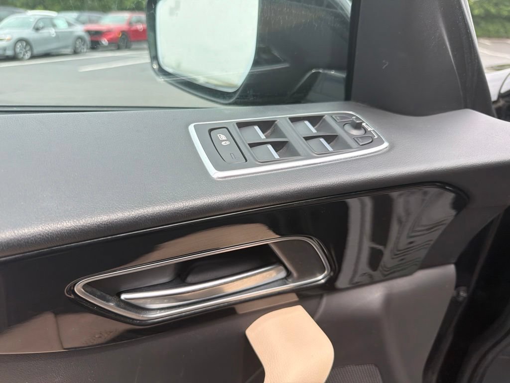 Used 2017 Jaguar F-PACE Premium AWD/4WD image 27