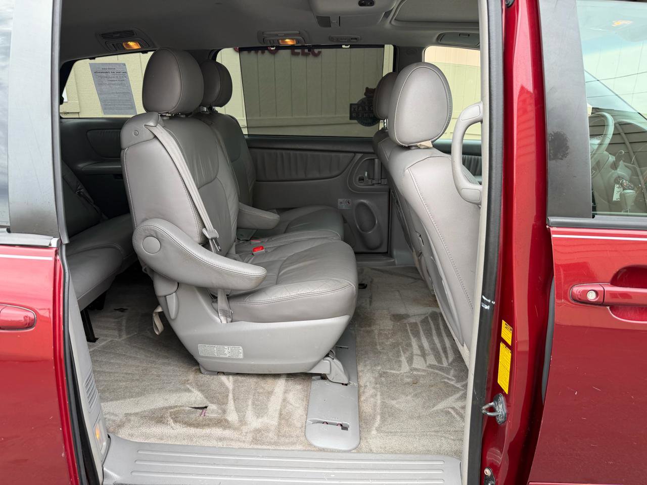 Used 2008 Toyota Sienna XLE Limited FWD image 4