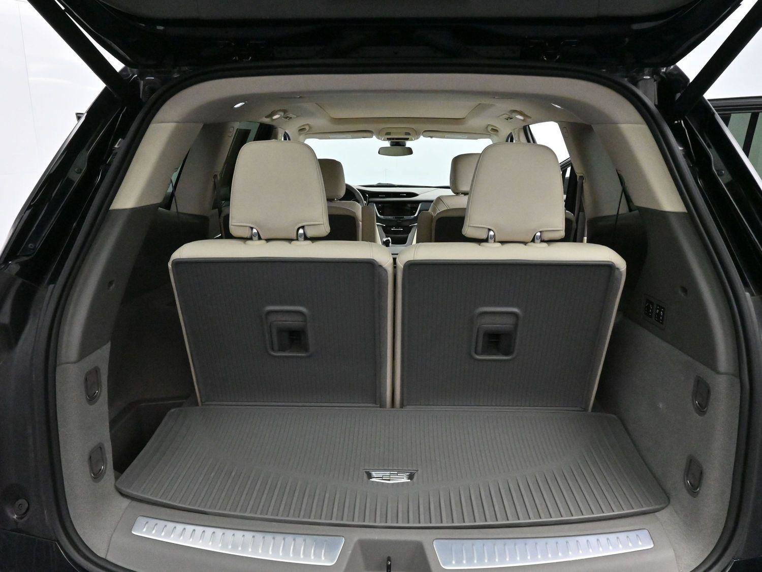 Certified 2024 Cadillac XT6 Premium Luxury image 9