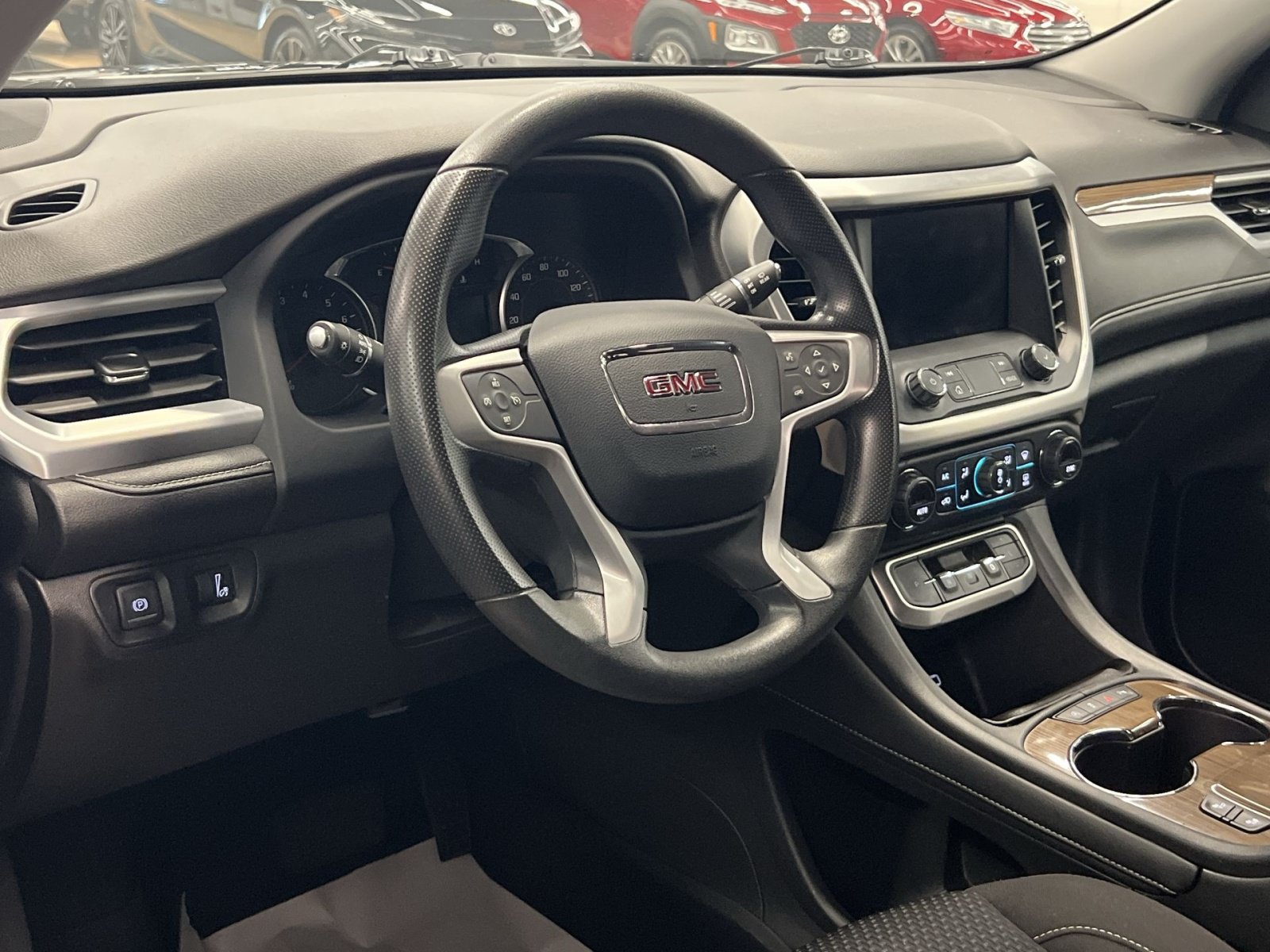 Used 2021 GMC Acadia SLE w/ Driver Convenience Package FWD image 14
