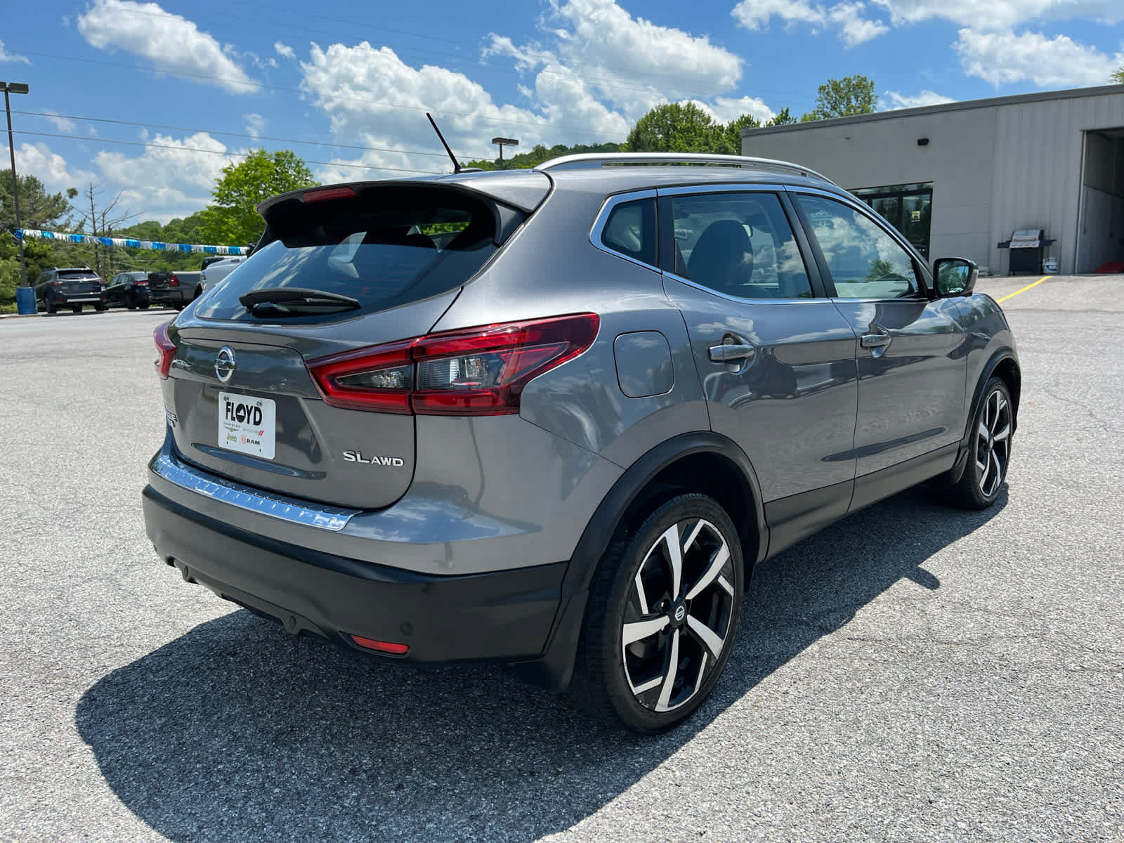 Used 2022 Nissan Rogue Sport SL AWD/4WD image 3