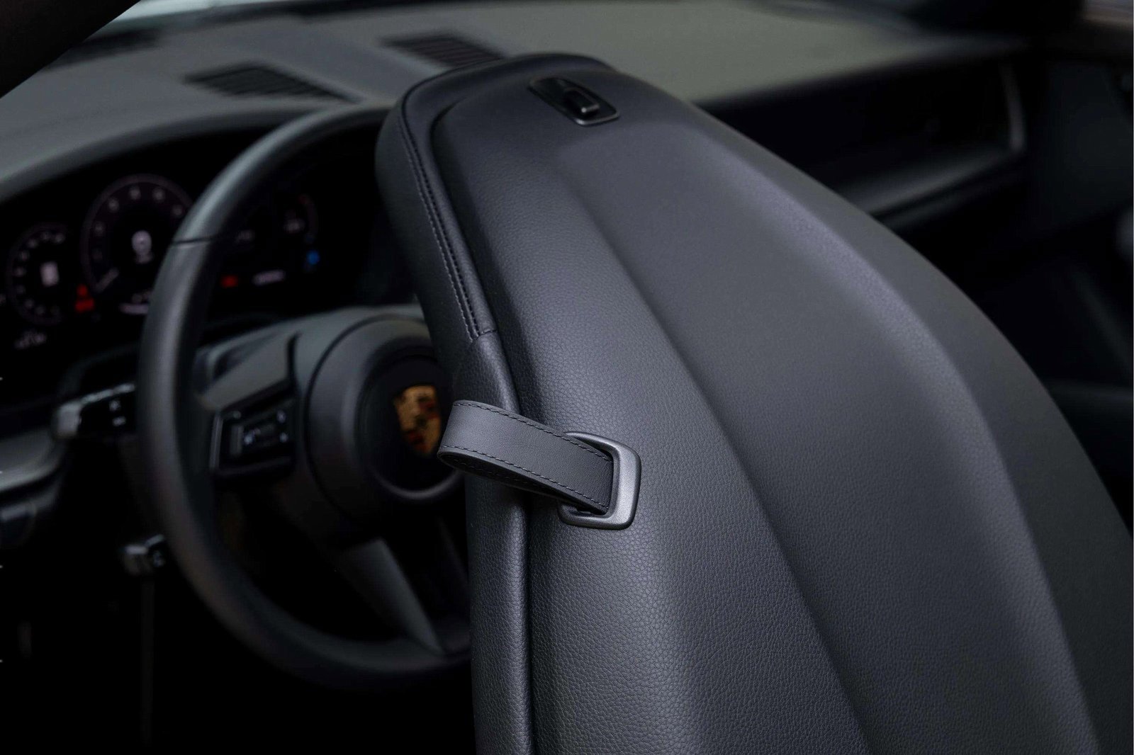 Used 2025 Porsche 911 Carrera image 40