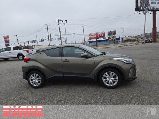 Used 2021 Toyota C-HR LE image 2