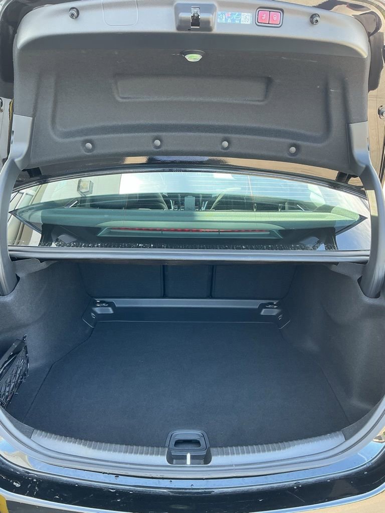 Used 2025 Mercedes-Benz C 300 4MATIC Sedan image 31