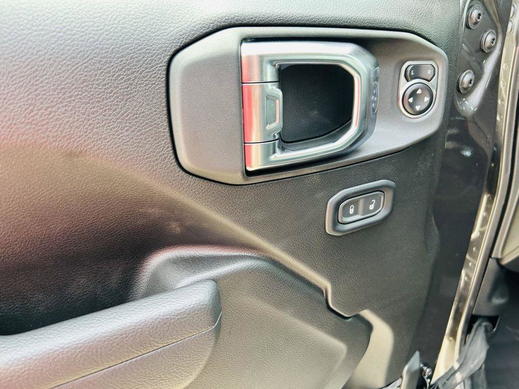 New 2025 Jeep Gladiator Sport image 12