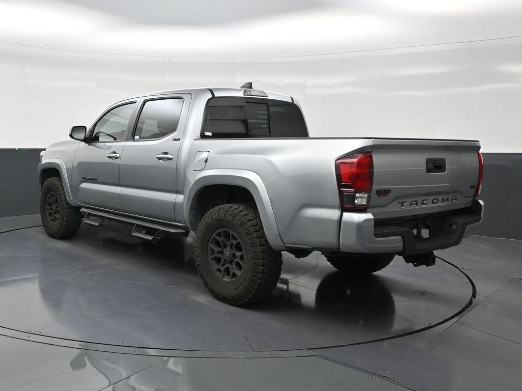 Used 2022 Toyota Tacoma SR5 w/ Technology Package RWD image 3