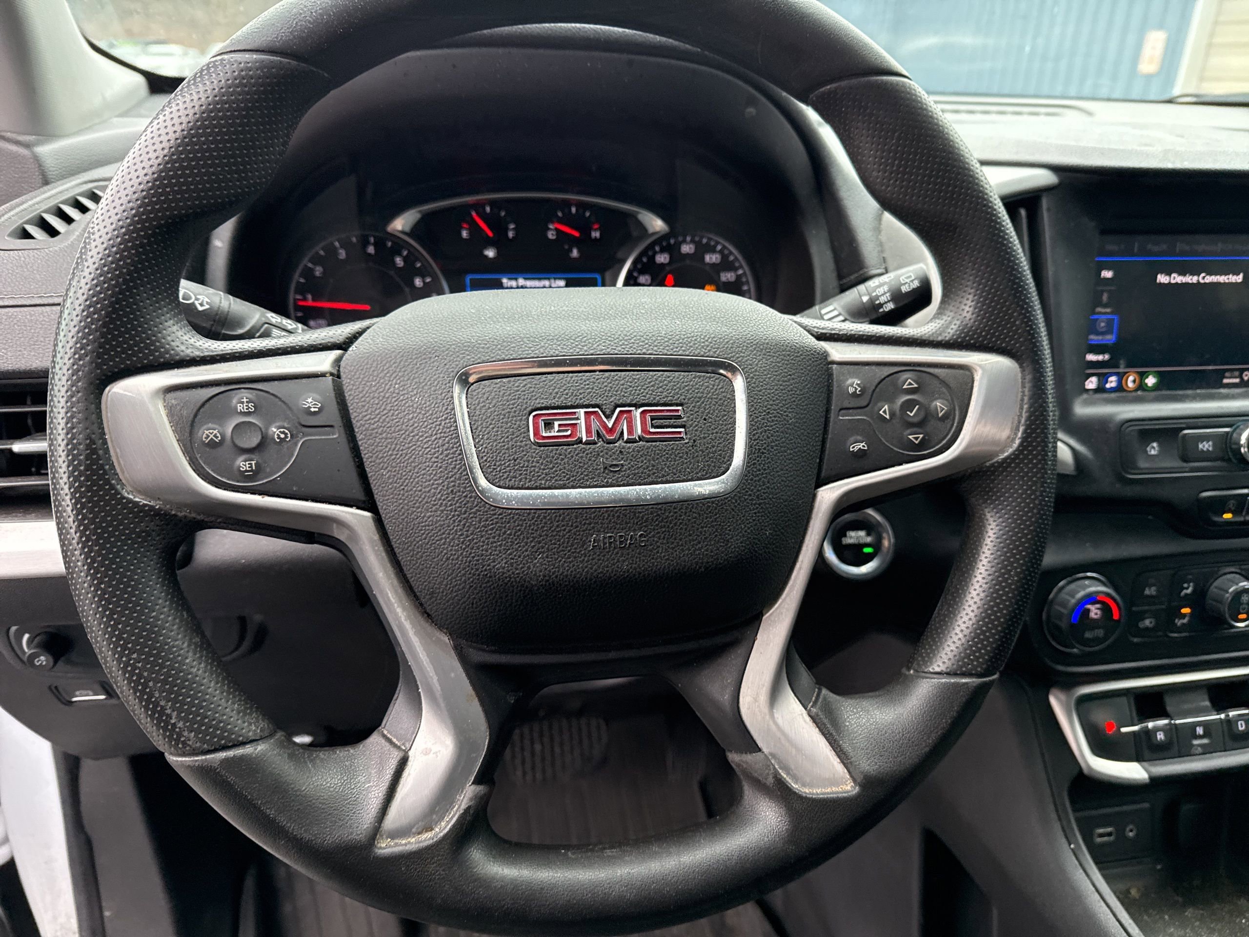 Used 2022 GMC Terrain SLE w/ Driver Convenience Package image 11