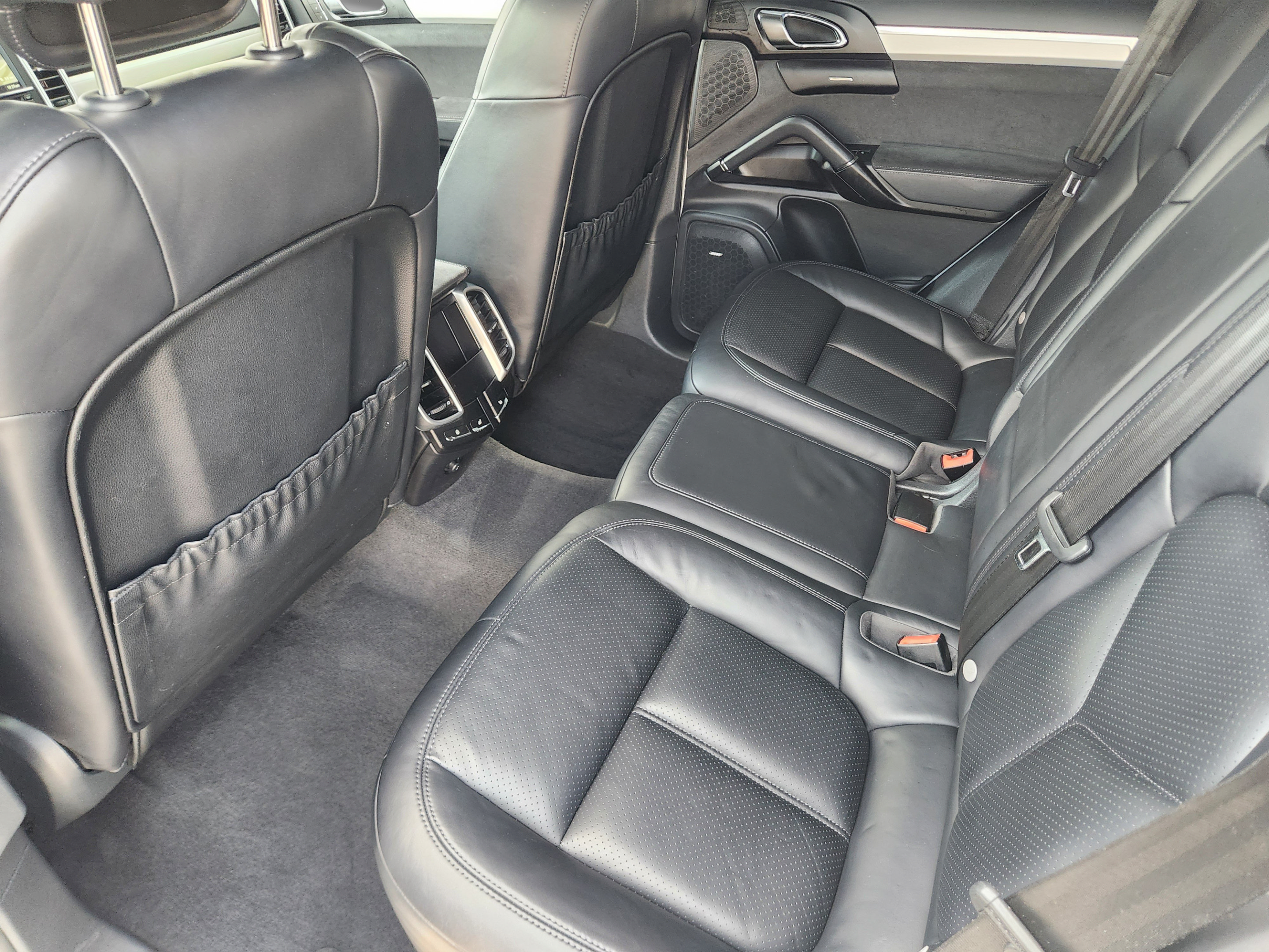 Used 2016 Porsche Cayenne GTS AWD/4WD image 26