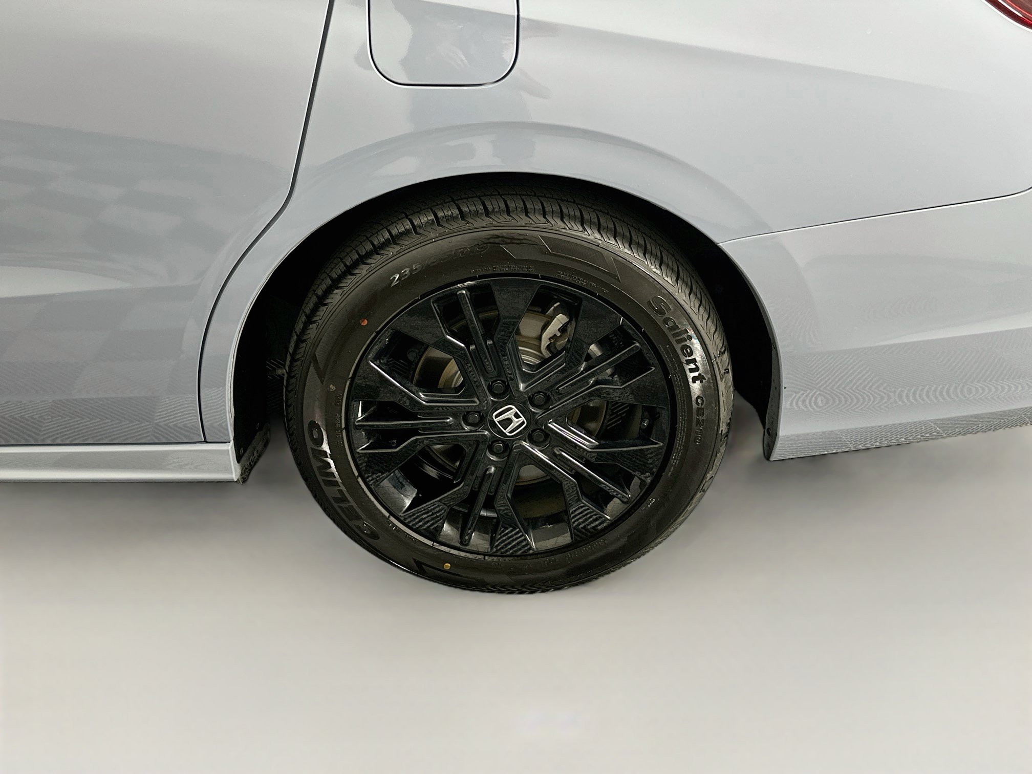 Used 2025 Honda Odyssey Sport-L image 11