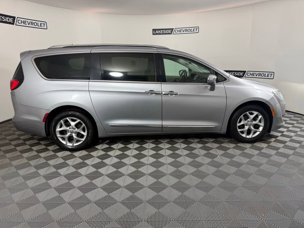 Used 2020 Chrysler Pacifica Limited image 7