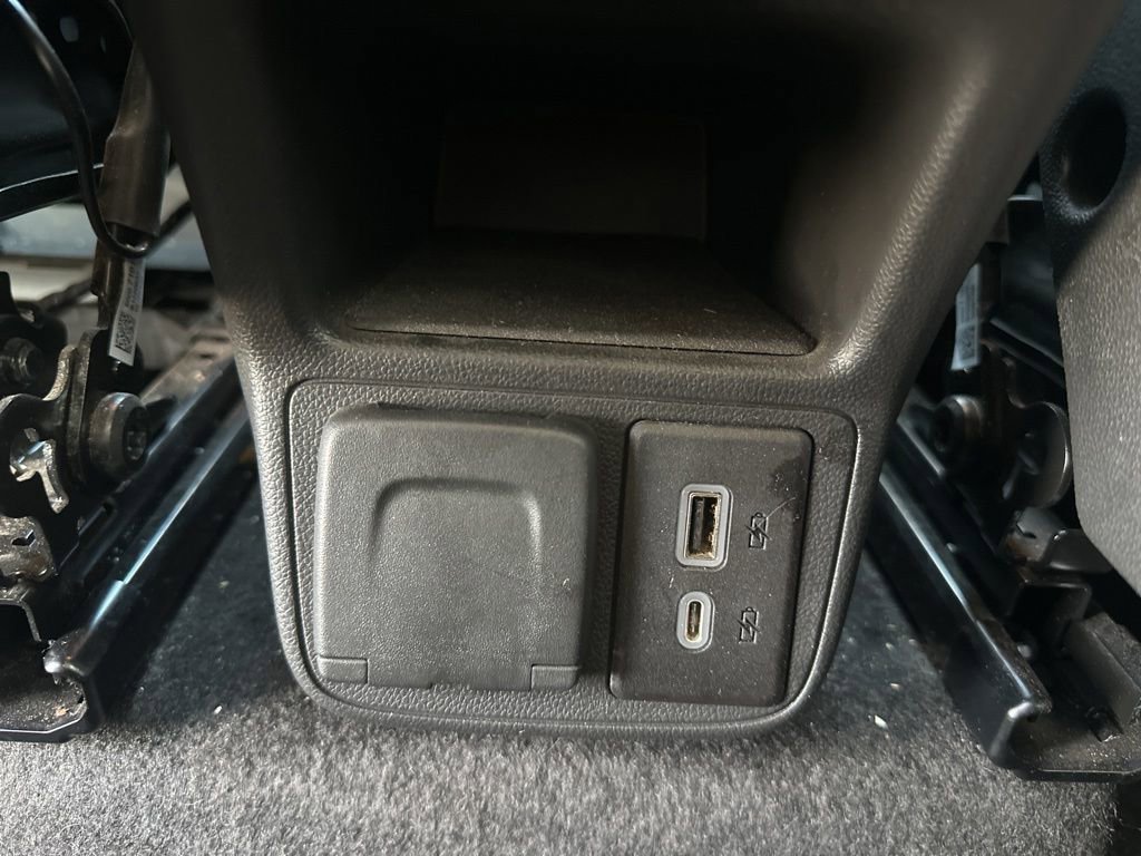 Used 2022 Buick Encore GX Essence w/ Advanced Technology Package FWD image 23