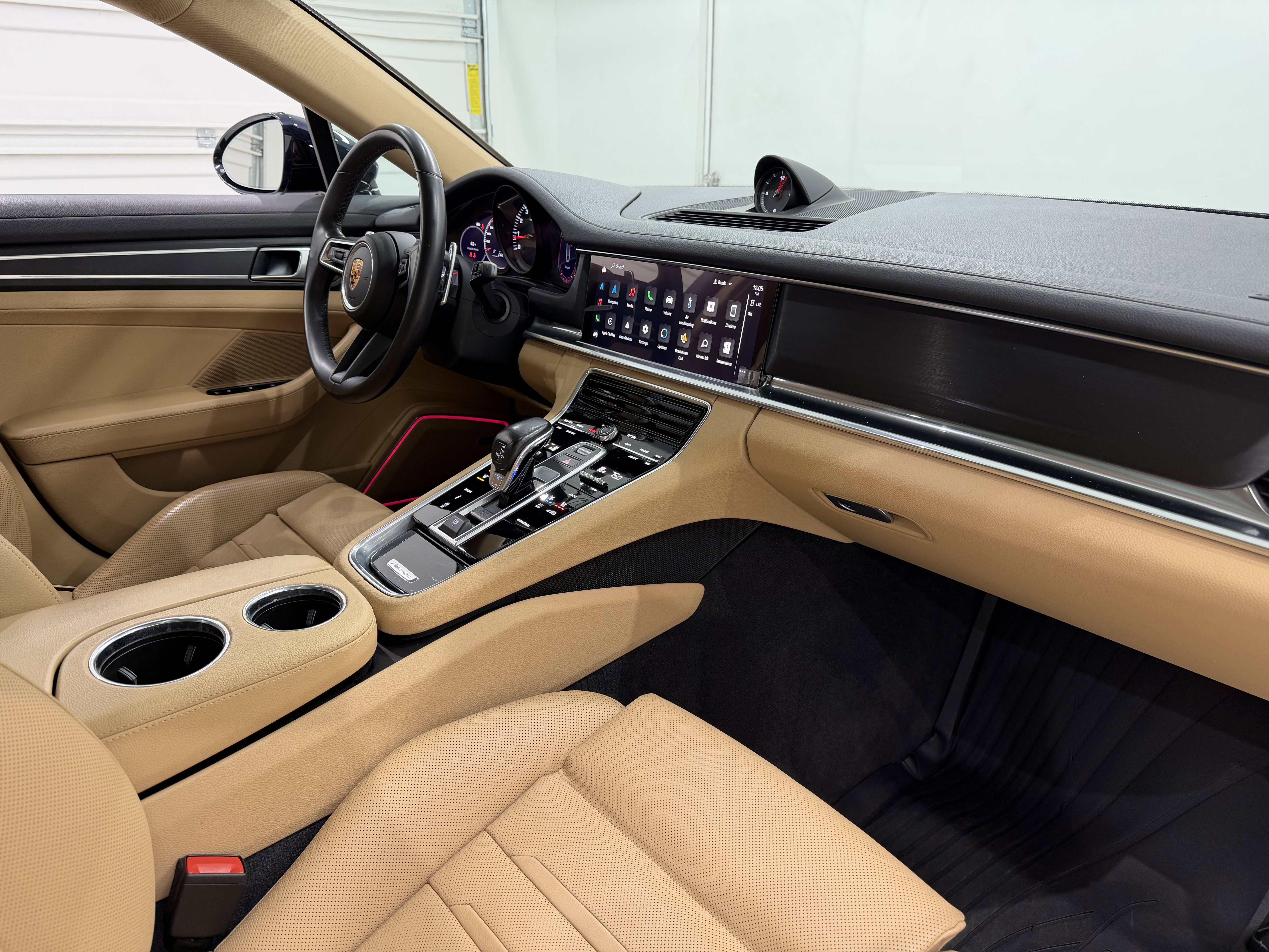 Certified 2023 Porsche Panamera 4 Platinum Edition image 24