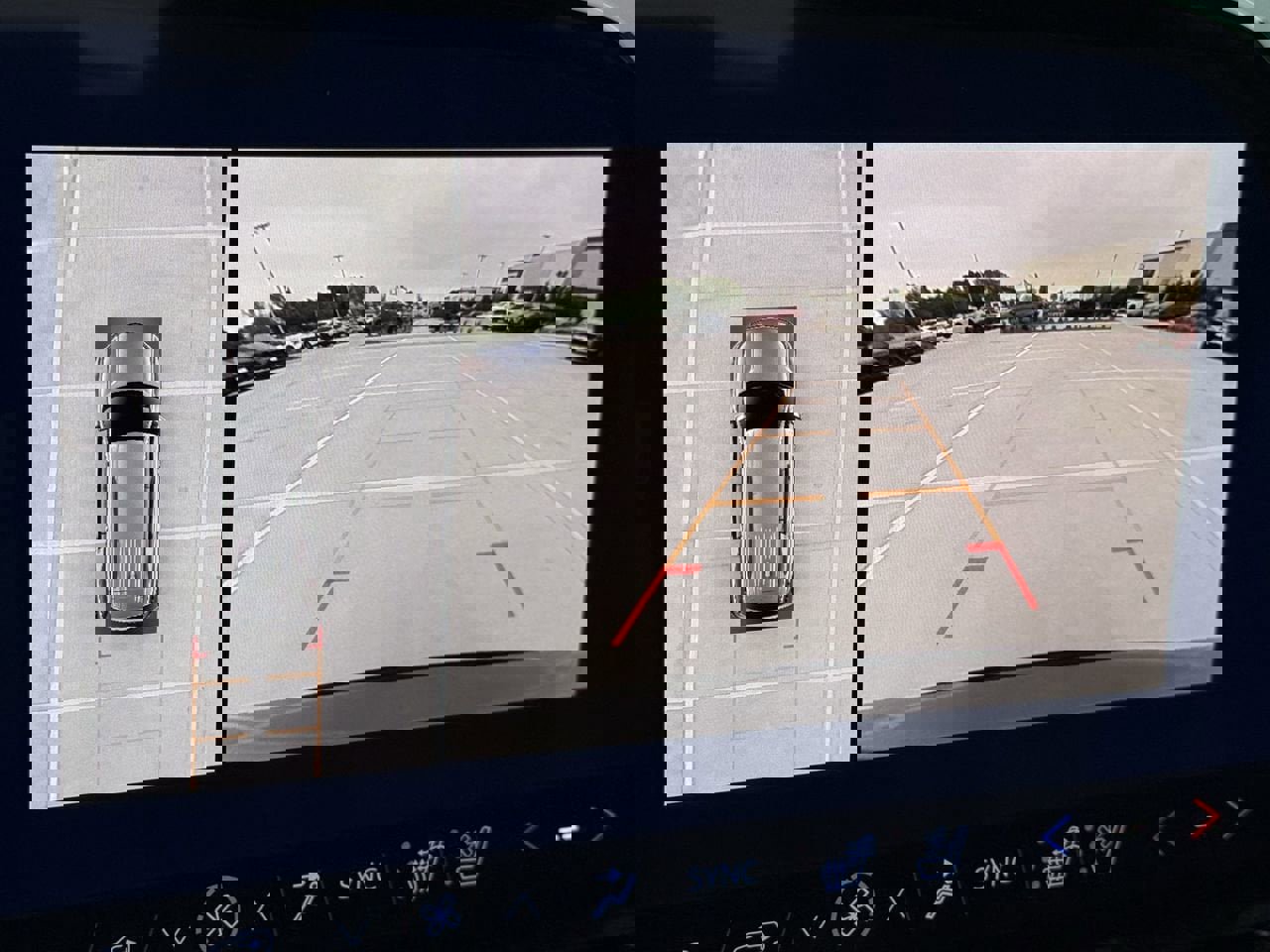 New 2026 Chevrolet Traverse RS image 16