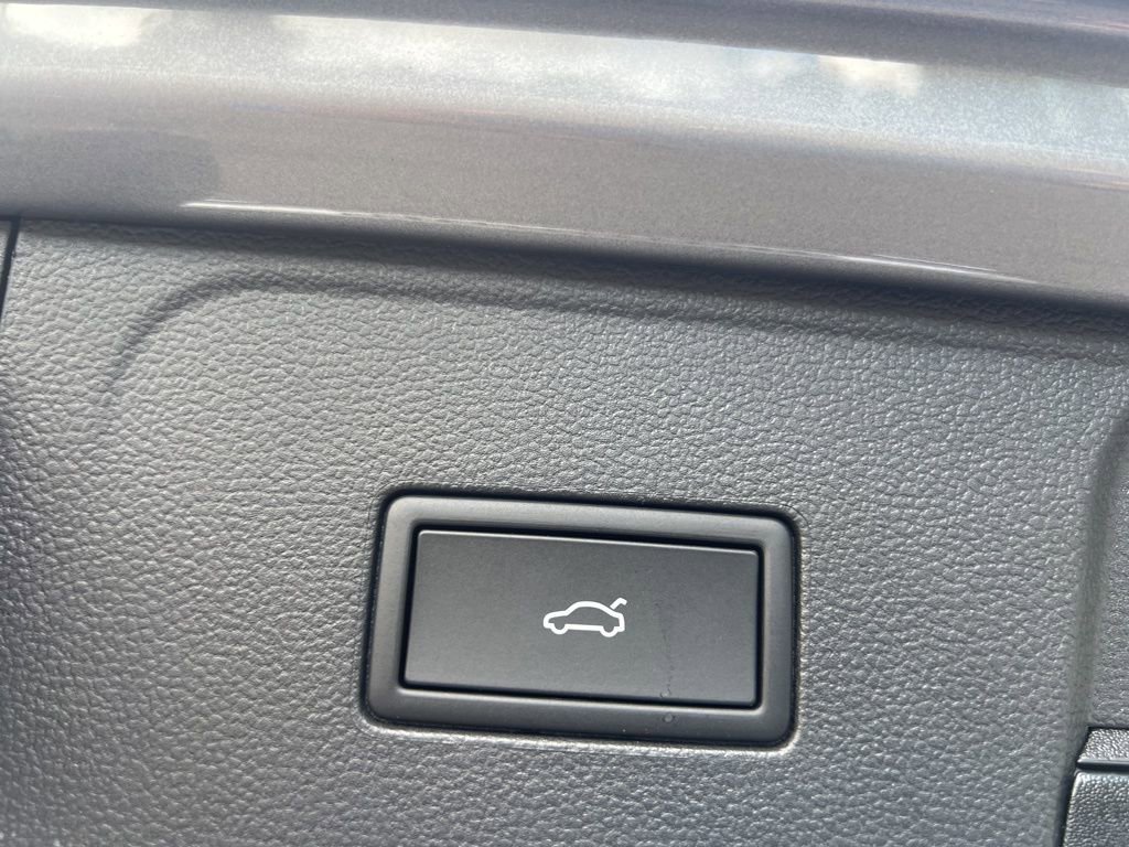 New 2026 Volkswagen Atlas SE image 10