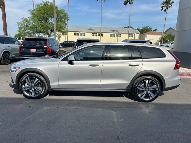New 2025 Volvo V60 B5 Cross Country Plus w/ Protection Package Premier AWD/4WD image 4