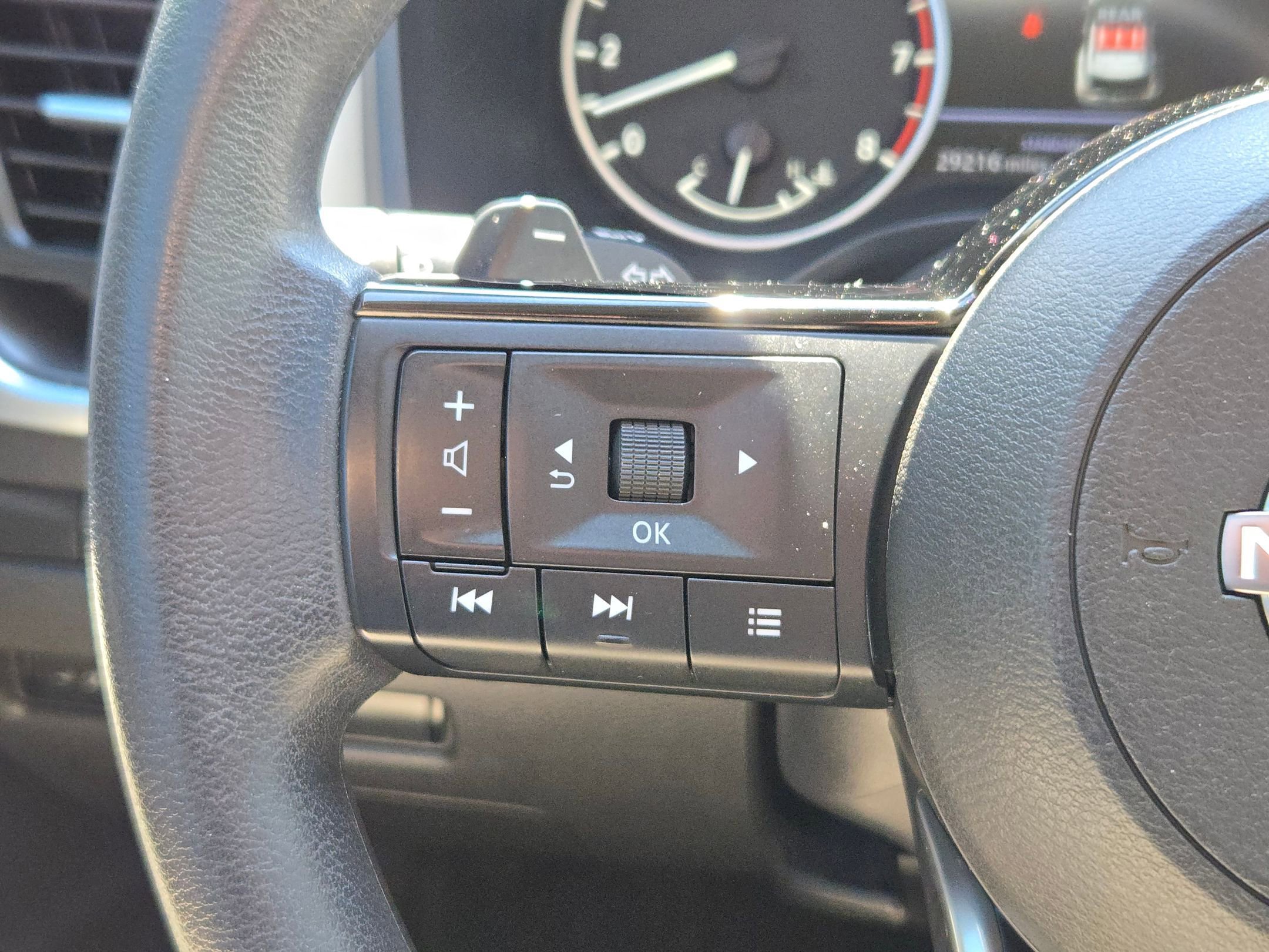 Used 2023 Nissan Rogue SV image 21