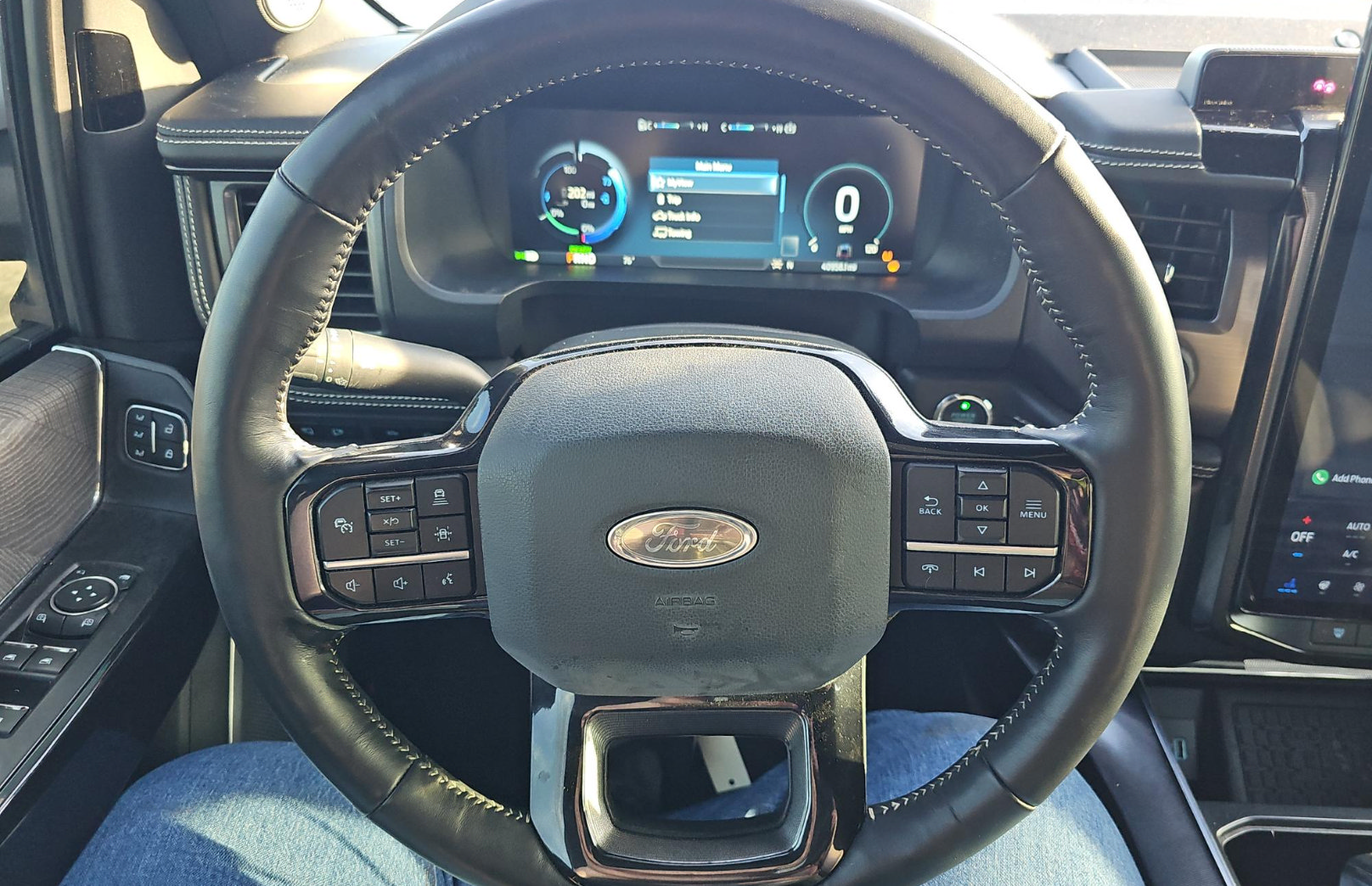 Used 2023 Ford F150 Lightning Platinum AWD/4WD image 10
