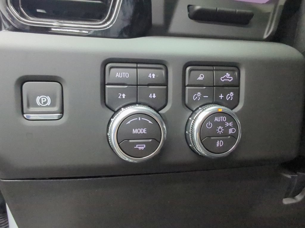 Used 2026 GMC Sierra 2500 AT4 w/ Technology Package AWD/4WD image 13