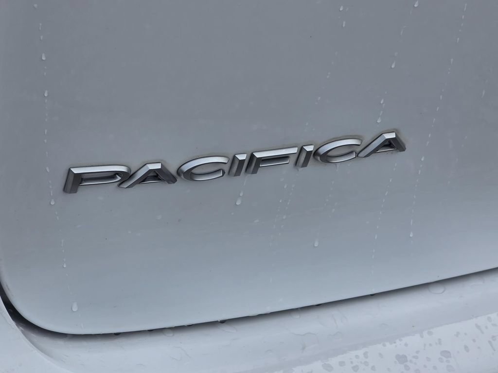 Used 2022 Chrysler Pacifica Pinnacle FWD image 45
