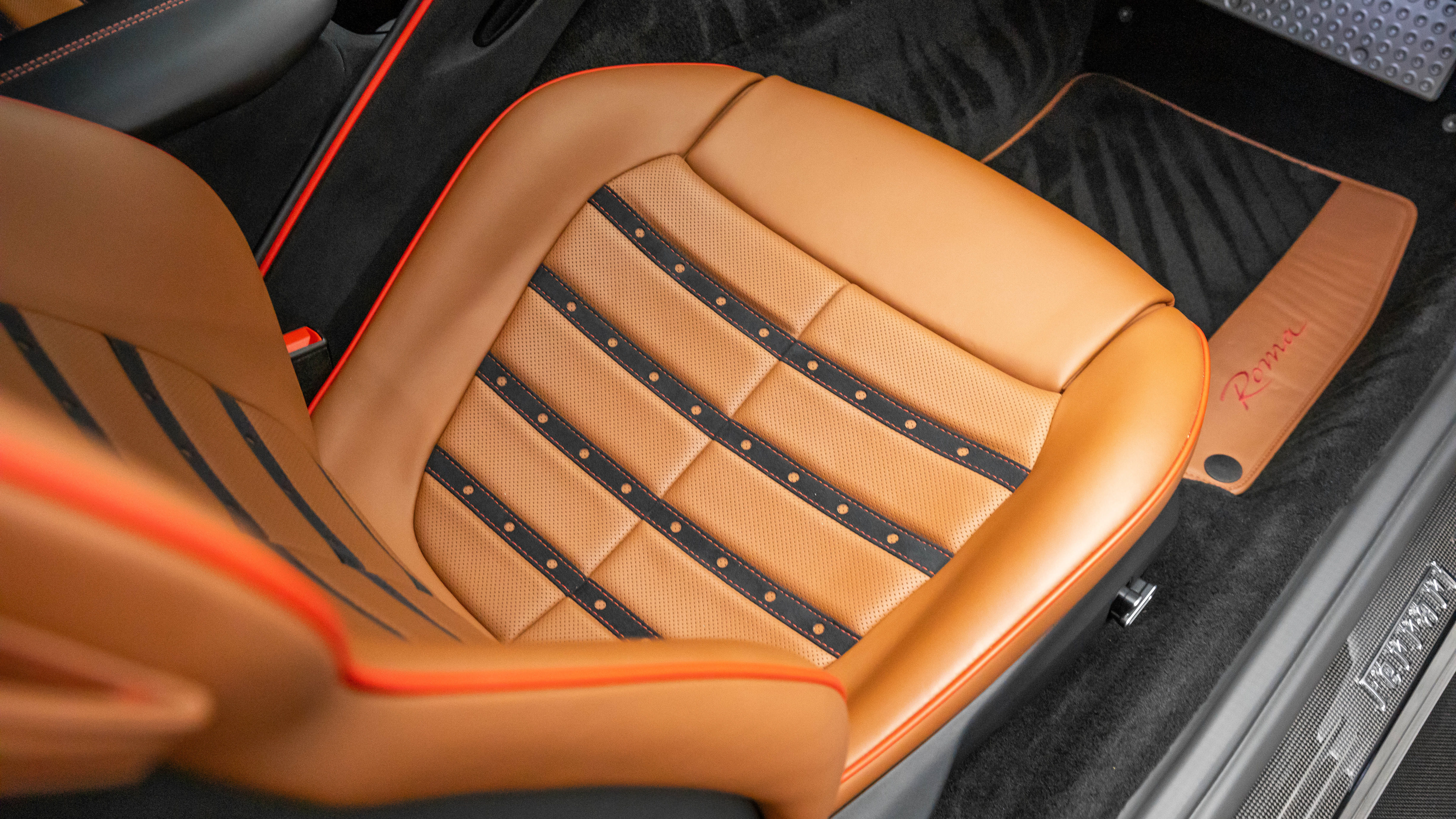Used 2021 Ferrari Roma RWD image 32
