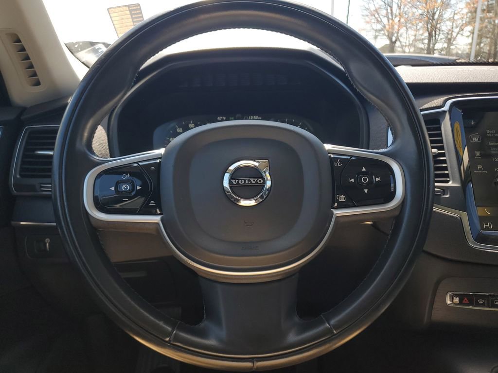 Used 2020 Volvo XC90 T6 Momentum w/ Protection Package Premier image 23