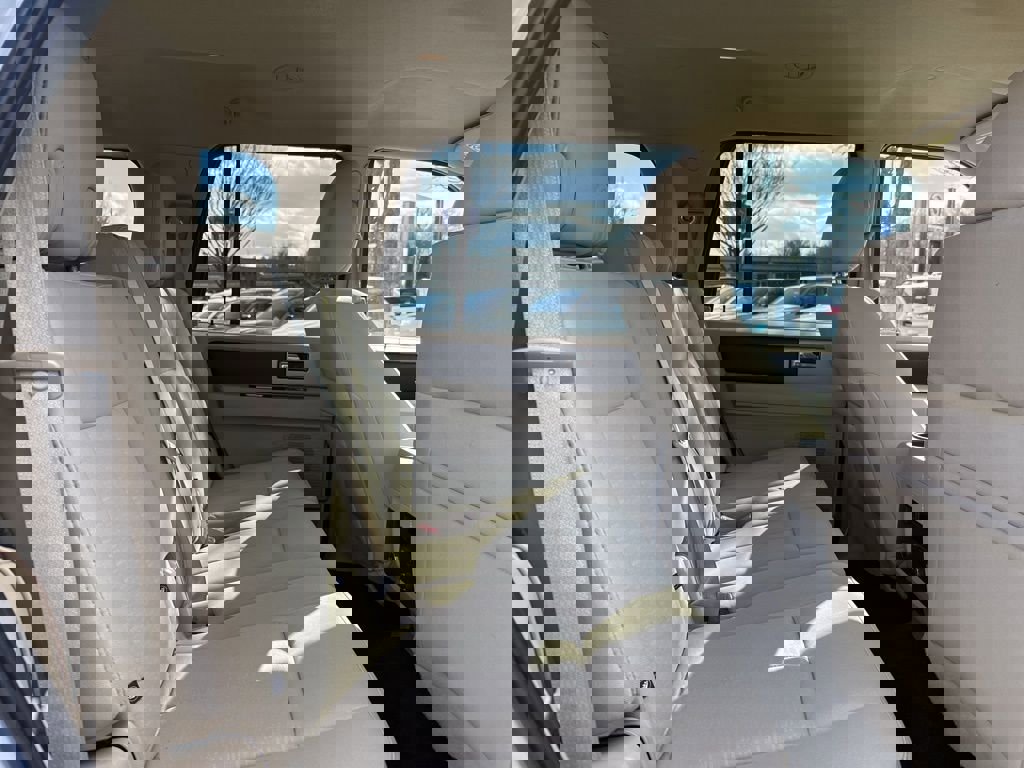 Used 2015 Ford Expedition XLT image 29