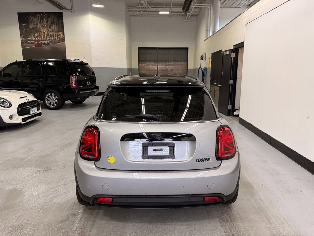 Certified 2024 MINI Cooper SE FWD image 4