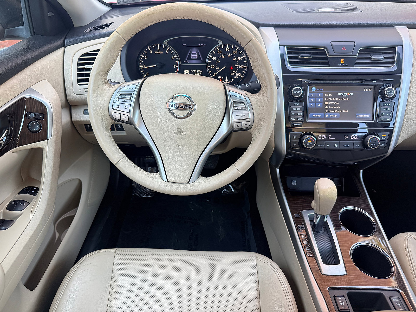 Used 2015 Nissan Altima 2.5 SL w/ Technology Package FWD image 11