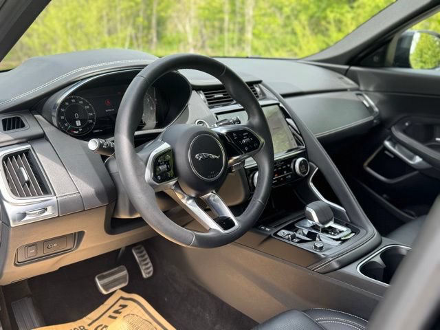 Certified 2024 Jaguar E-PACE R-Dynamic SE AWD/4WD image 10