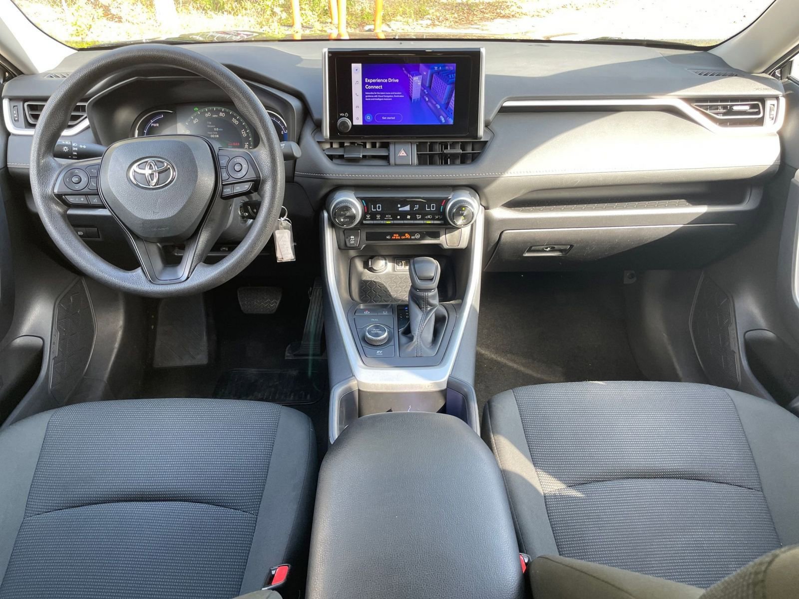 Used 2025 Toyota RAV4 LE image 40