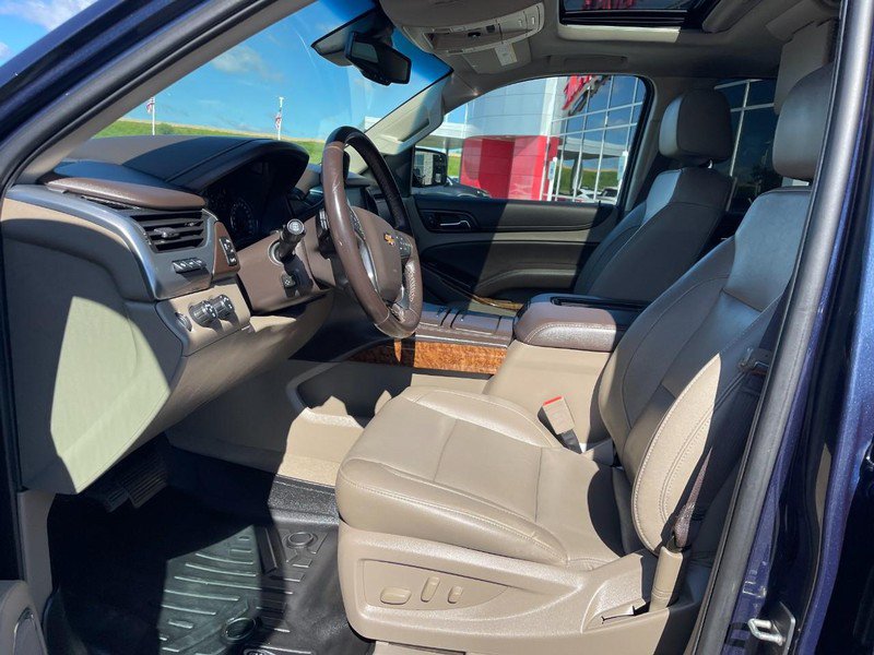Used 2020 Chevrolet Suburban Premier AWD/4WD image 20