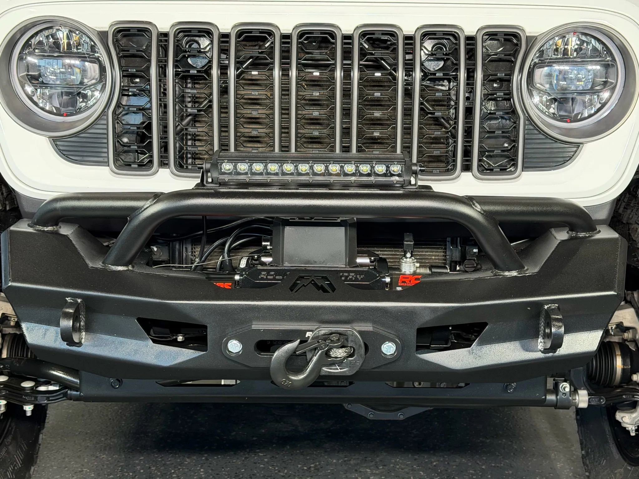 Used 2025 Jeep Wrangler Unlimited Rubicon AWD/4WD image 4