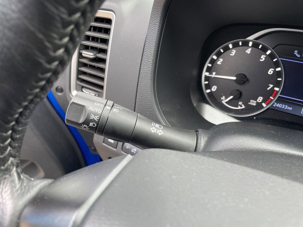 Used 2024 Nissan Frontier SV w/ SV Convenience Package image 15