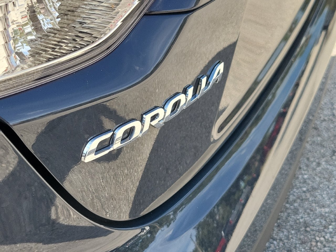 Used 2024 Toyota Corolla LE FWD image 6