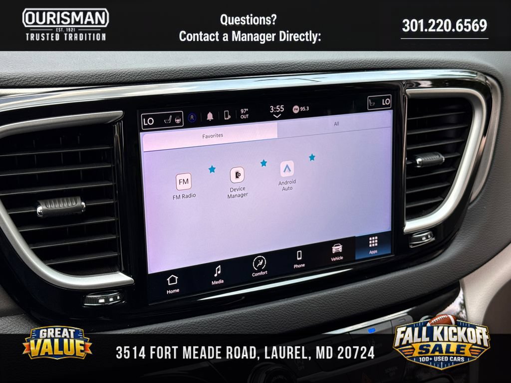 Used 2024 Chrysler Pacifica Touring-L FWD image 13