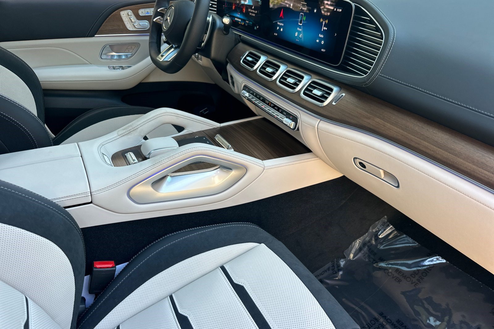 New 2026 Mercedes-Benz GLS 63 AMG 4MATIC image 30