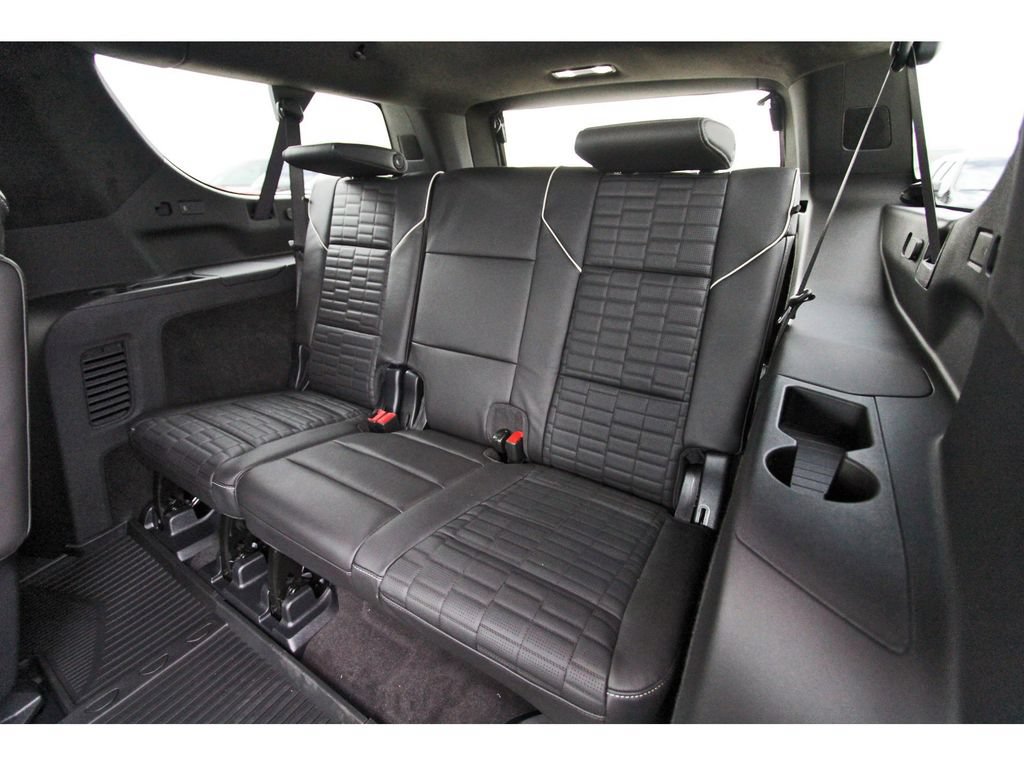 New 2026 Cadillac Escalade ESV Platinum Sport w/ LPO, ONYX Package AWD/4WD image 13